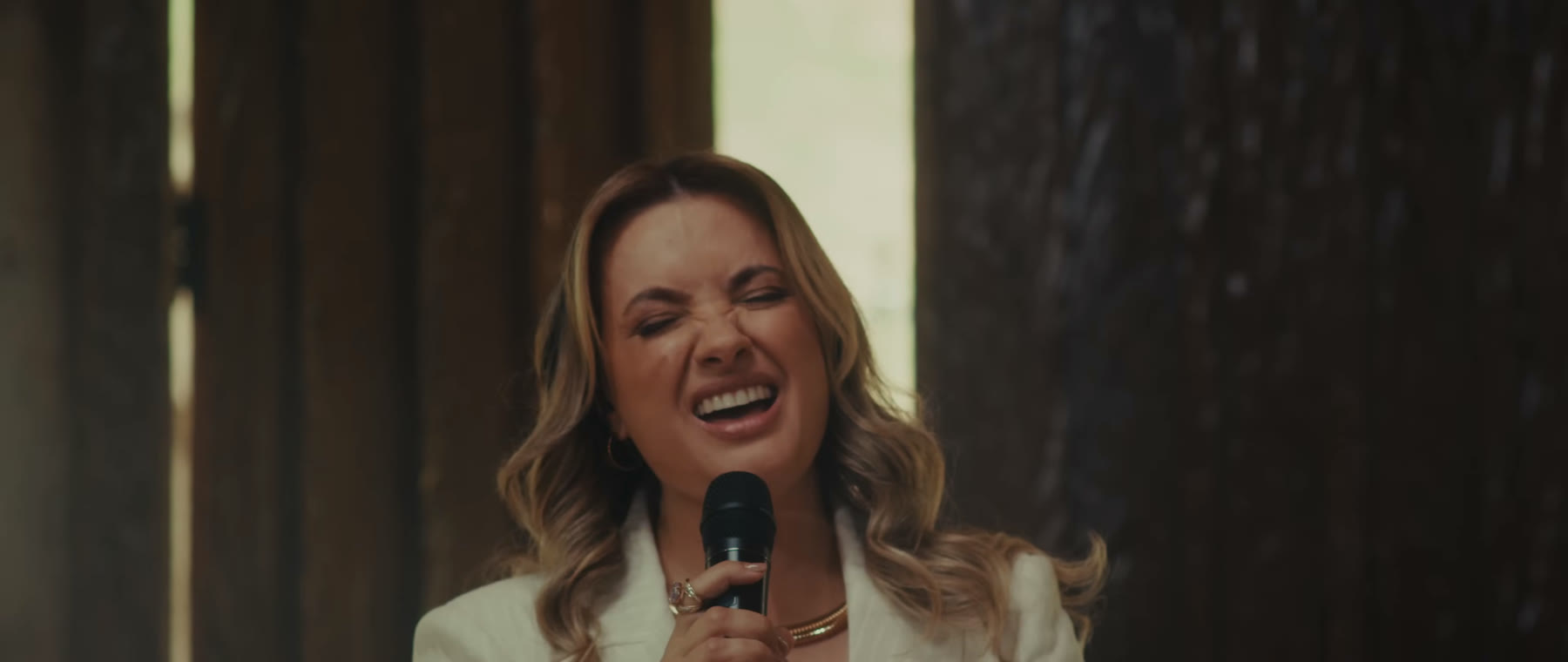 Neila Paula com a Legna